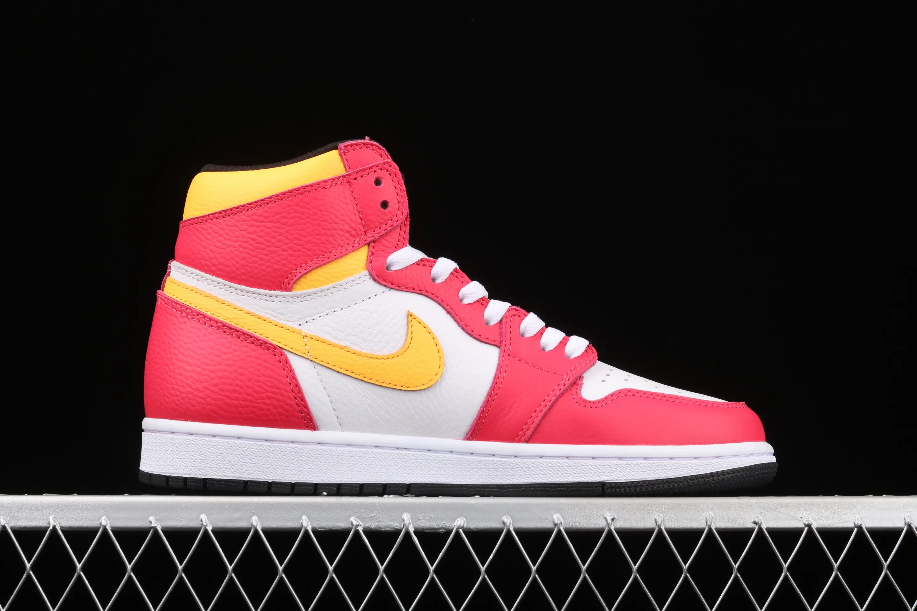 All categories Air Jordan Jordan series basketball shoes Air Jordan 1 High X version Air Jordan 1 "Sail/University Red" AJ1 Joe 1 Olympic white and red high-top basketball shoes 555088-603